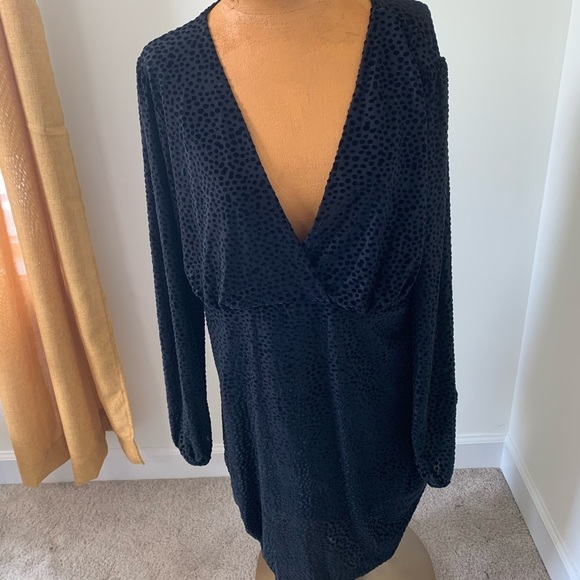 Velvet Textured Midi Dress - Picture 9 of 9